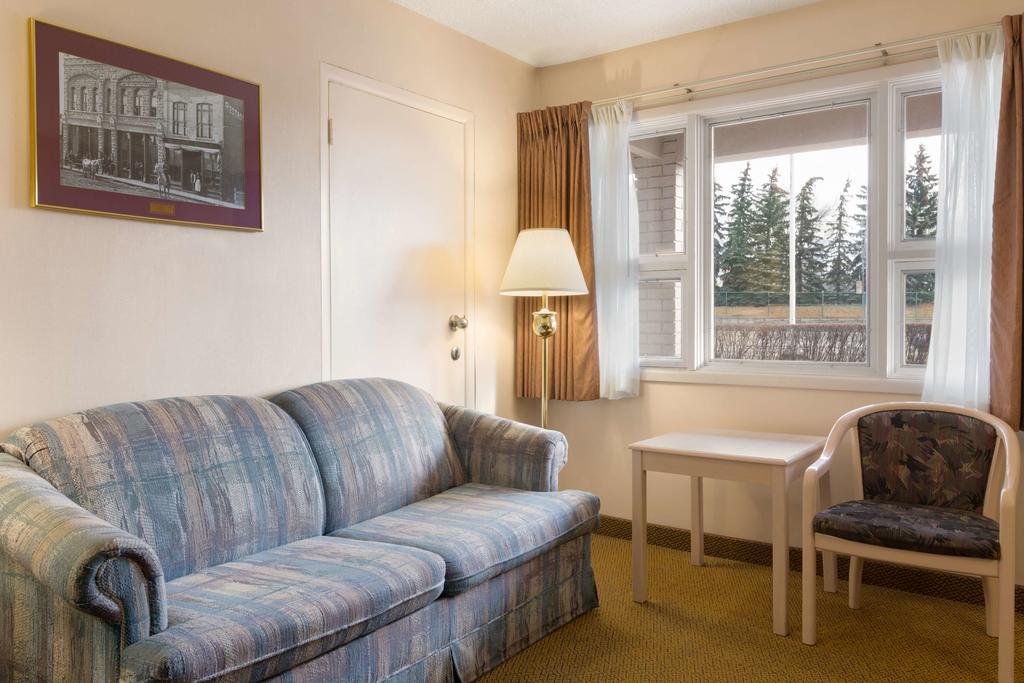 Thriftlodge Calgary North Exteriör bild